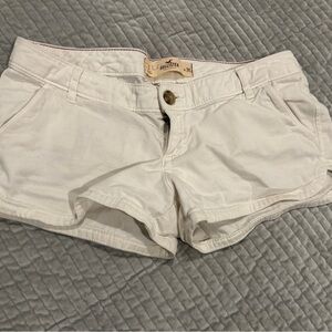 Hollister Women's Cream Vintage Jean Shorts
